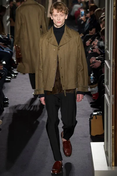 Look 40